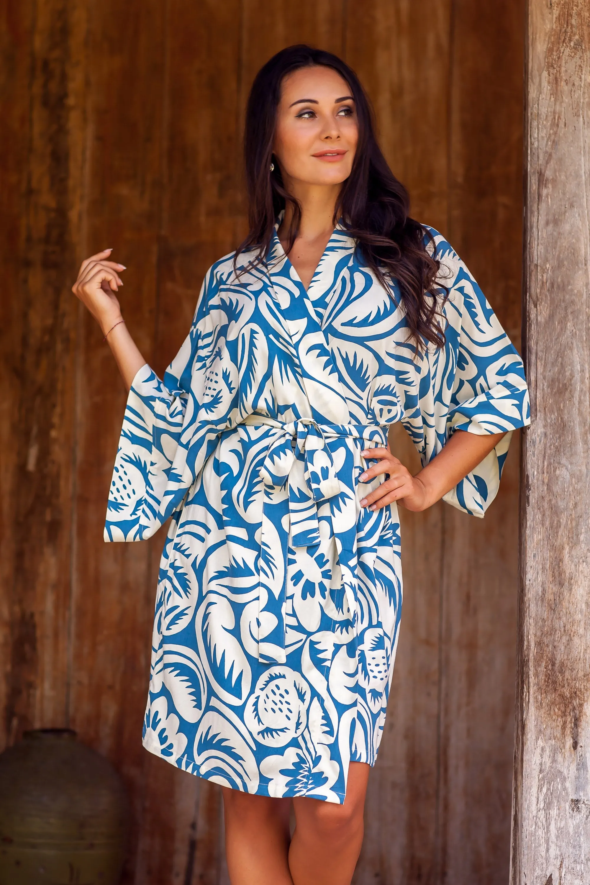 Blue Floral Jungle Tropical Print Women's Blue and Ivory Rayon Robe